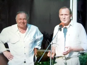 Андрэй Вазнясенскі і Уладзімір Някляеў. 1998 год.