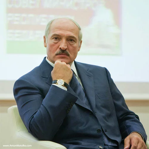 Лукашэнка ў 2009-м часта выглядаў стомленым і смутным. Фота Антона Матолькі ў часе візіту ў Вільню.