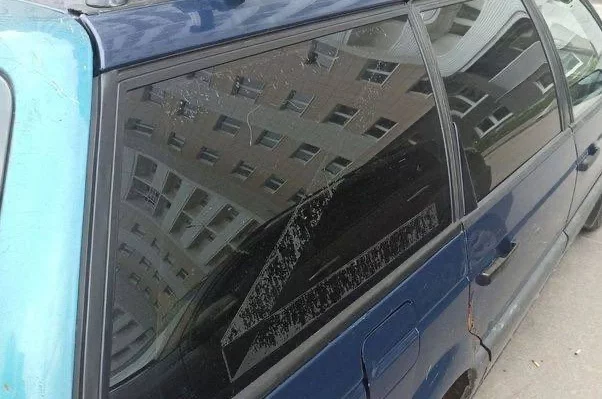 Российский автомобиль с заклеенной буквой Z. Фото из соцсетей