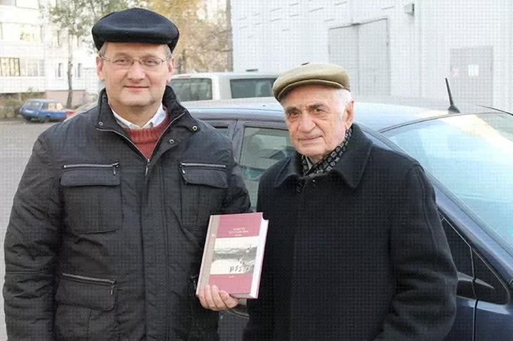 Юрий Потюпа (слева) сопроводил издание прекрасными комментариями, а Арсен Лис выступил научным редактором (справа).