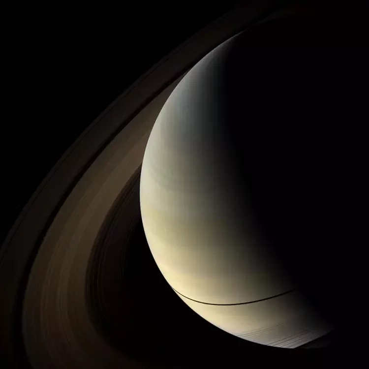 Saturn. Tut i dalej — fota NASA