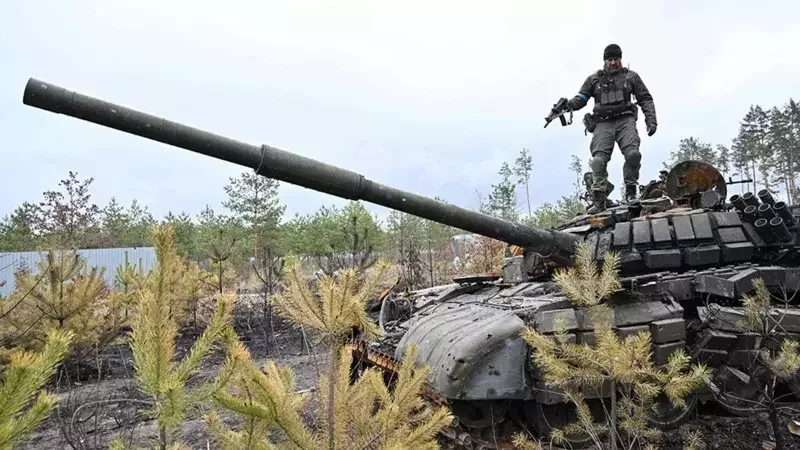 Российский танк, подбитый под Киевом. Фото: Getty images.