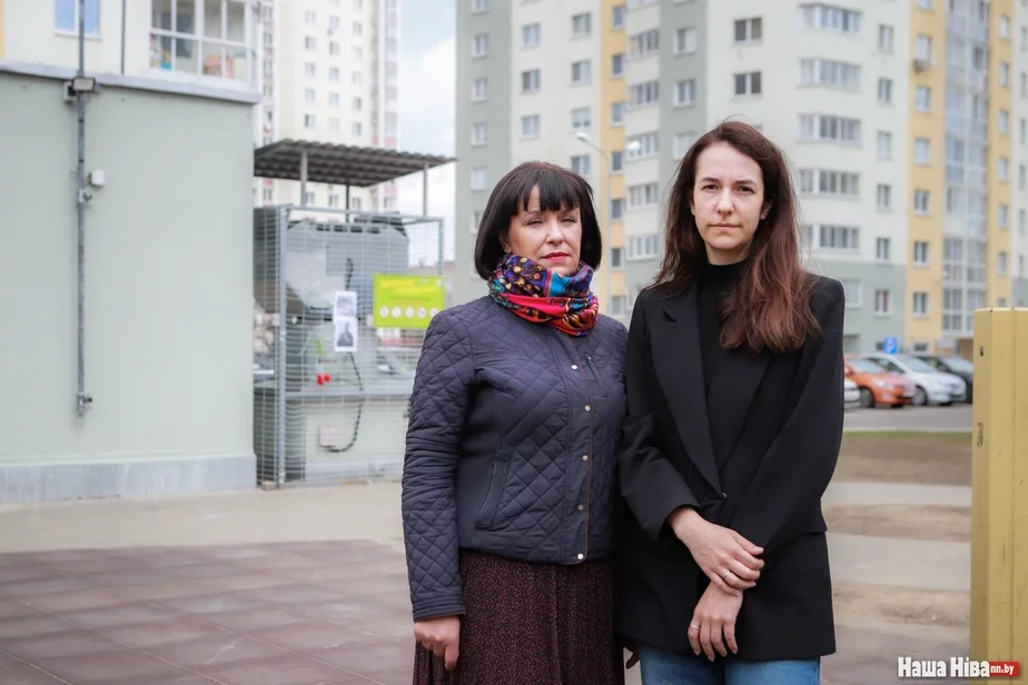Елена Бондаренко и Ольга Кучеренко — мать и сестра Романа. Фото Надежды Бужан.