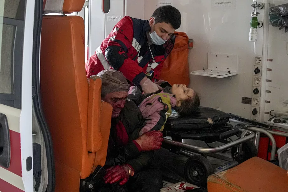 467 детей погибли и более 944 получили ранения с начала российской агрессии. Фото: АР