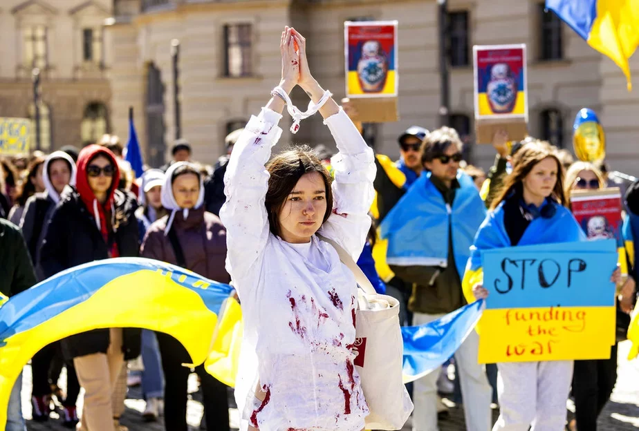 Акция против войны в Украине, Берлин, 16 апреля. Фото: AP