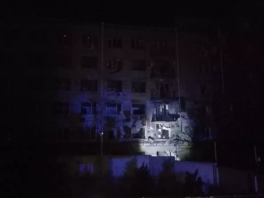 Наступствы атакі дронаў у Кіеве. Фота: офіс прэзідэнта Украіны