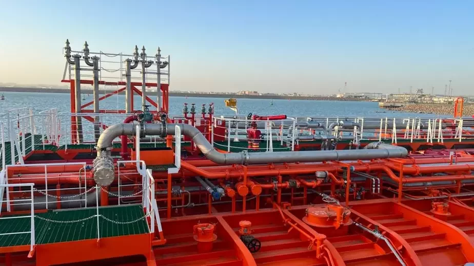 В порту Актау успешно завершилась первая тестовая отгрузка нефти с месторождения Кашаган для дальнейшей поставки в направлении порта Баку. Фото: kaztransoil.kz