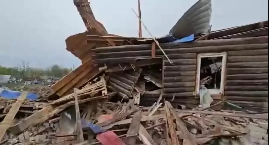 Разрушенный дом в Суземке Брянской области. Фото: avbogomaz / Telegram
