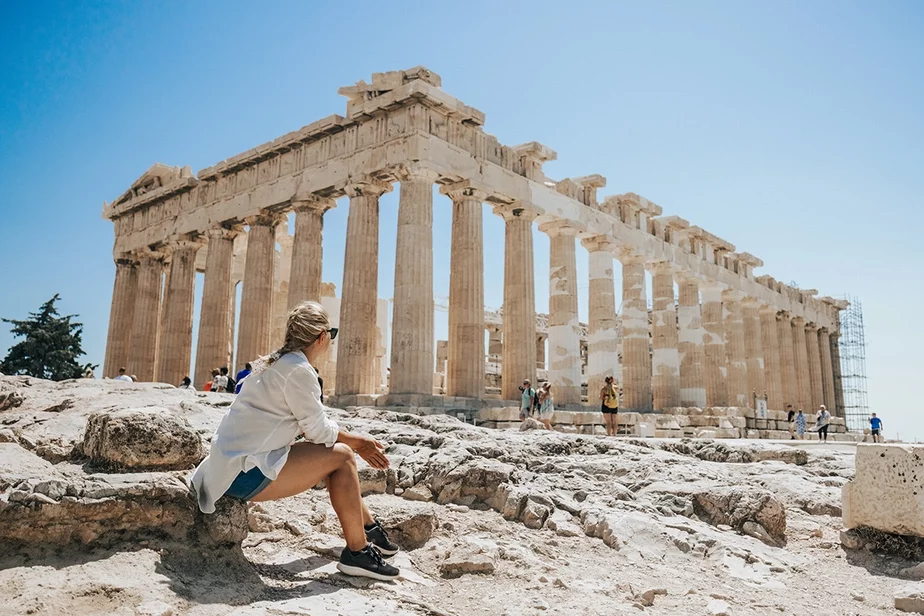 Праз спёку Акропаль у Афінах закрывалі ўдзень. Фота: Simon Skafar / Getty Images