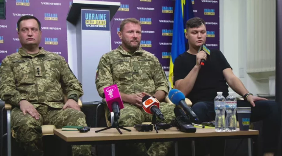 Максим Кузьминов на фото справа. Фото: Медиацентр Украина