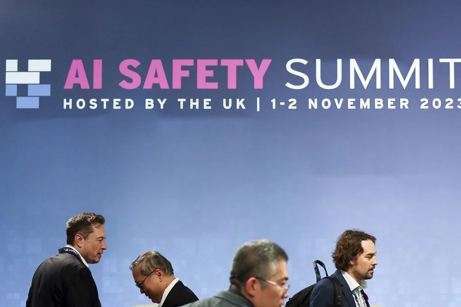the AI Safety Summit Саміт па бяспецы ШІ Саммит по безопасности ИИ