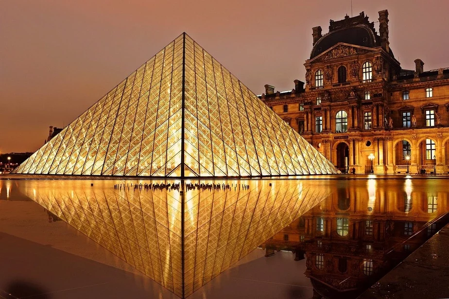 Парижский Лувр. Фото: Pixabay 